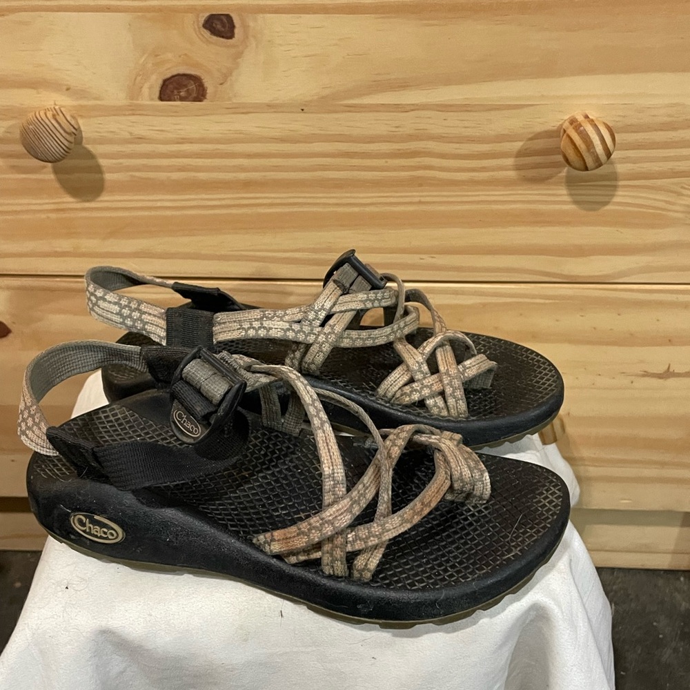 Double Strap Chacos w Toe Loop